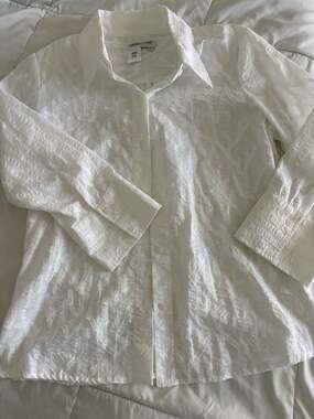 Coldwater Creek White Floral Textured Button-Up Blouse